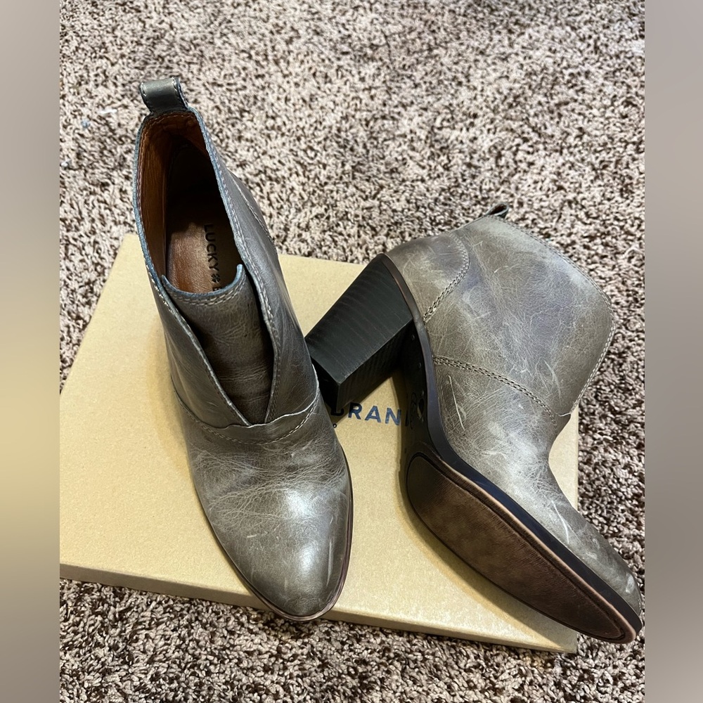 Lucky Brand Leather Taupe Ankle Boots, Size 7.5 - Picture 2 of 9